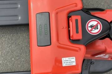 EP F4 201 električni paletar za manipulaciju robom u magacinu