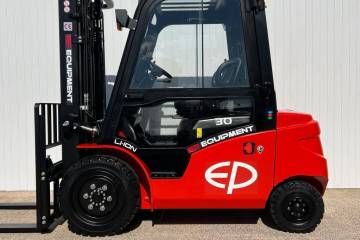 Elektro viljuškar EFL203 sa litijum-jonskom baterijom za skladišta i industrijsku upotrebu.