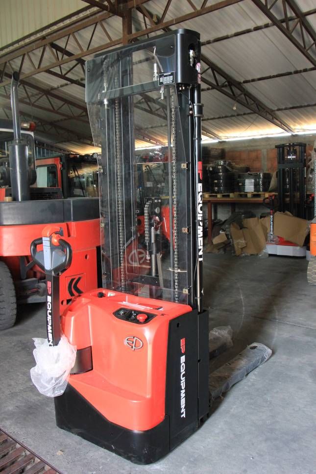 Elektro staker EP WSA161 sa visinom dizanja 5 m